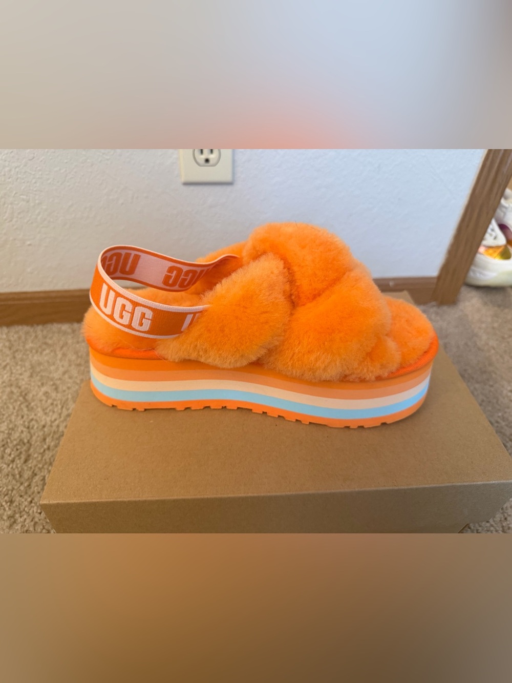UGG | Disco Knot Slide in Mandarin, size 9 US/40 EU